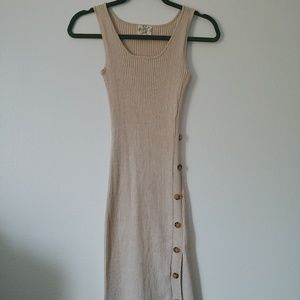 Dress w/ front side slit